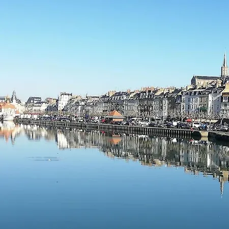 Mon Nid Sur Les Flots Bleus *